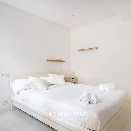Myhousespain - Piso Con Terraza En El Centro 希洪