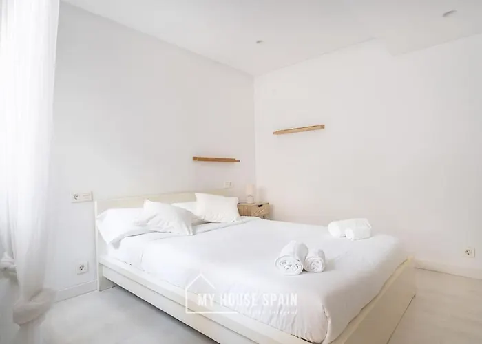 Myhousespain - Piso Con Terraza En El Centro Gijon