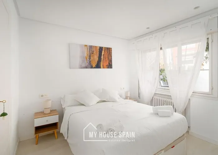 Myhousespain - Piso Con Terraza En El Centro * גיחון