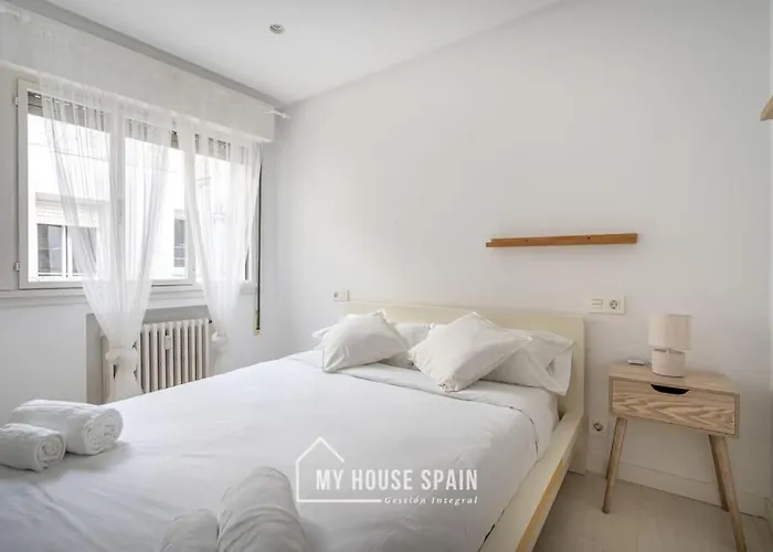 Myhousespain - Piso Con Terraza En El Centro דירה
