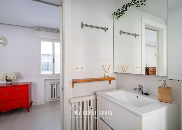 Myhousespain - Piso Con Terraza En El Centro דירה גיחון